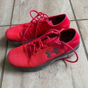 Under Armour Run Free tennis shoes